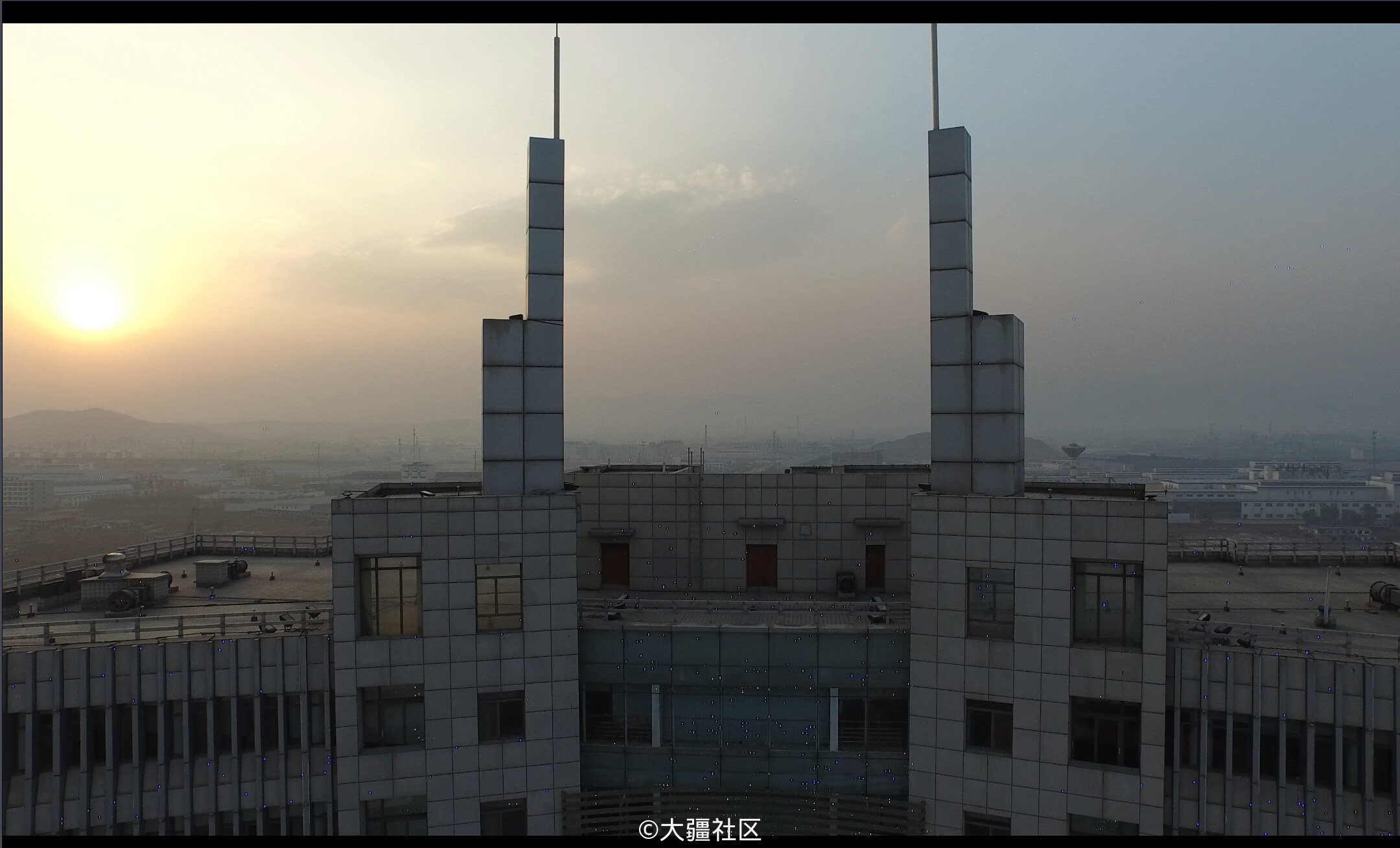 精灵3拍摄视频出现好多闪烁的亮点,不是噪点!