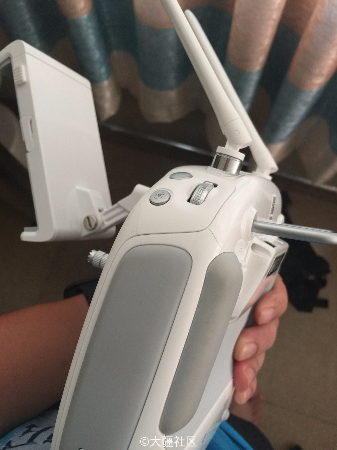 2015年双12在京东买的 大疆精灵3 a版本  然后一直非常小心爱护保护