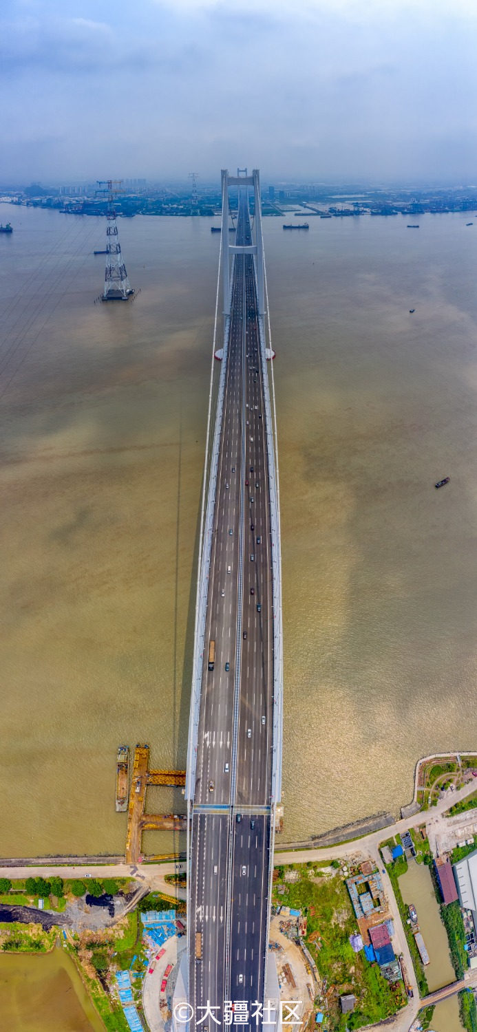 坭洲水道桥(主跨1688m悬索桥)